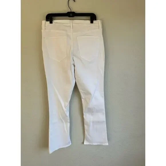 Express Woman Mid Rise White Pintuck Skyscraper Jeans, Size 14S